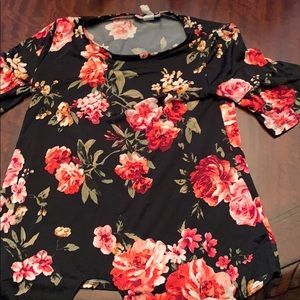 Flowerd silky top .